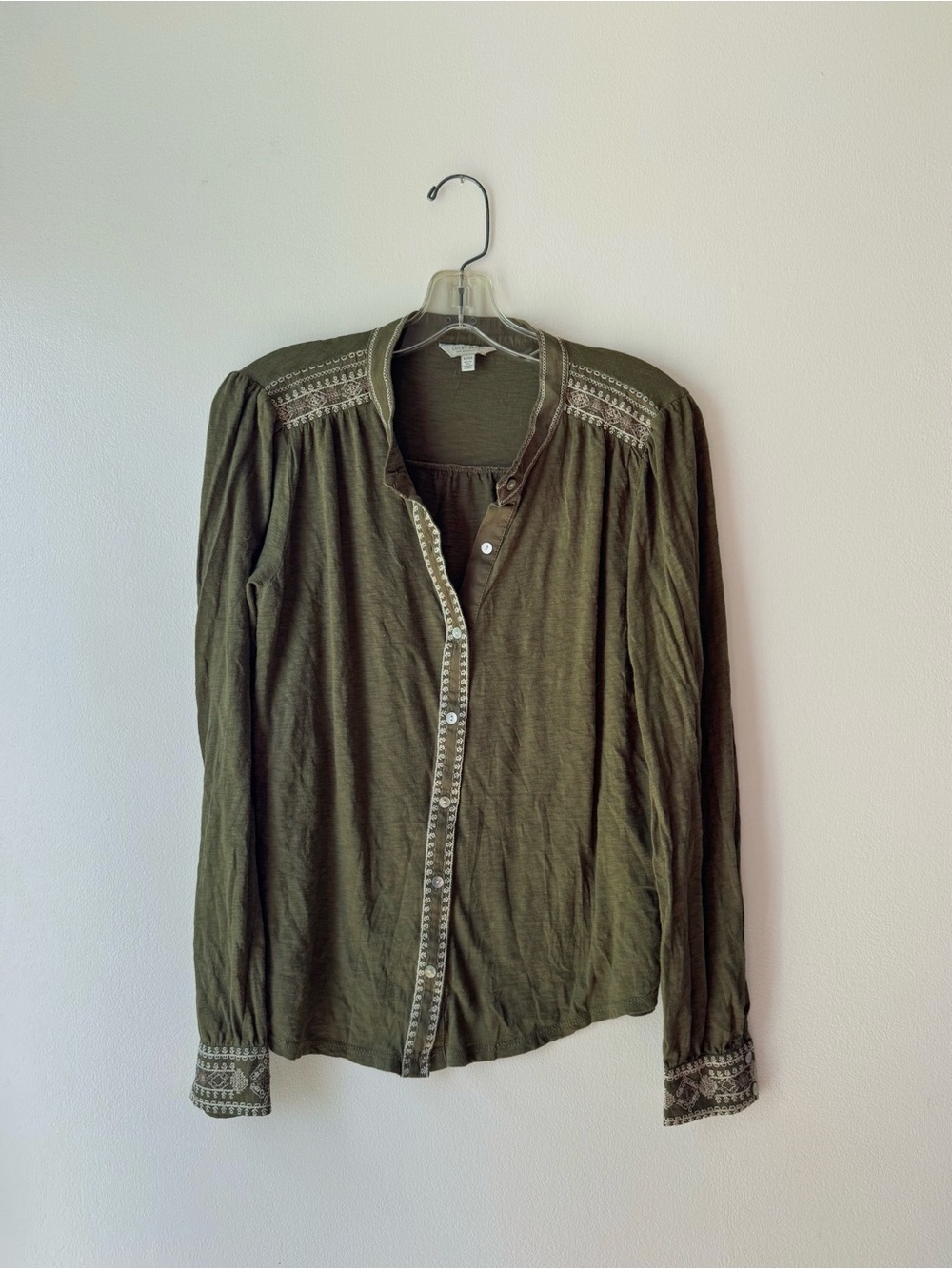 Lucky Brand Embroidered Button Down Long Sleeve Blouse in Olive Green - Medium